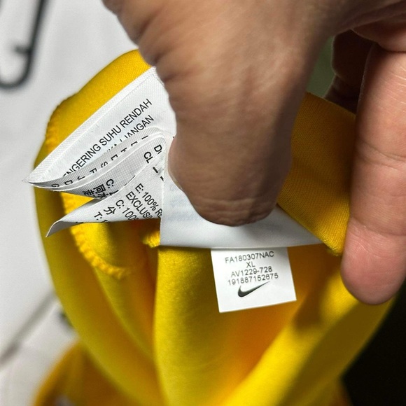 Kobe authentic Nike jersey 52 xl - Picture 7 of 7